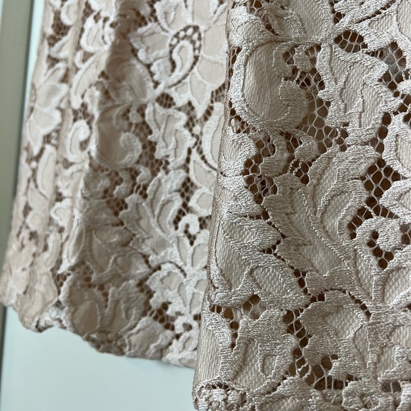 Diane Von Furstenberg DVF classic top, lacy blouse off white Tan sleeveless - Picture 3 of 5